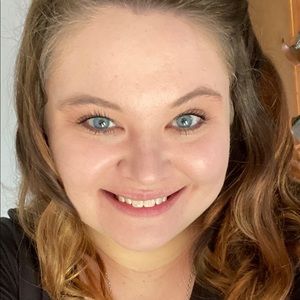 Meet your Posher, Tabitha